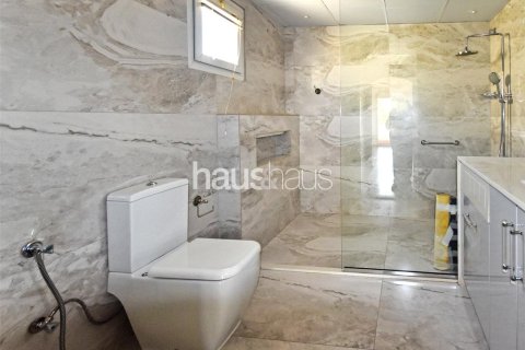 Villa in Meadows, Dubai 4 bedrooms, 353 sq.m. № 44738 - photo 7