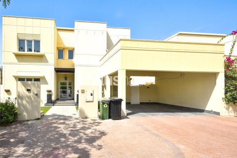 Villa in Meadows, Dubai 4 bedrooms, 353 sq.m. № 44738 - photo 10