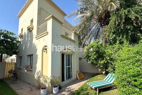 Villa in The Springs, Dubai 2 bedrooms, 161 sq.m. № 44740 - photo 1