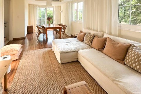 Villa in The Springs, Dubai 2 bedrooms, 161 sq.m. № 44740 - photo 2