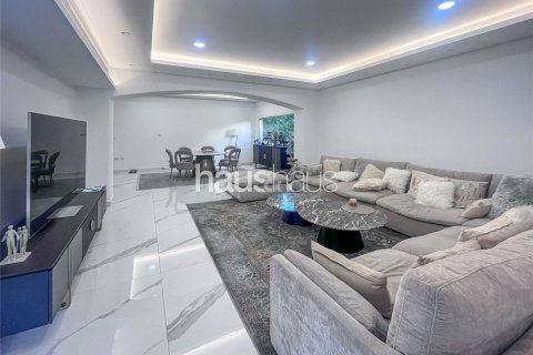 Villa in Meadows, Dubai 4 bedrooms, 381 sq.m. № 44736 - photo 1