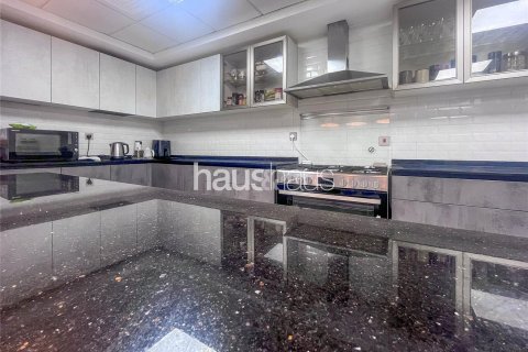 Villa in Meadows, Dubai 4 bedrooms, 381 sq.m. № 44736 - photo 3