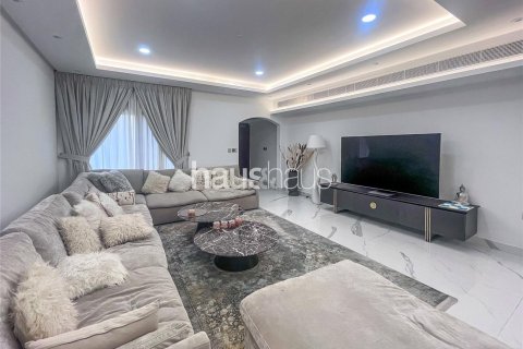 Villa in Meadows, Dubai 4 bedrooms, 381 sq.m. № 44736 - photo 6