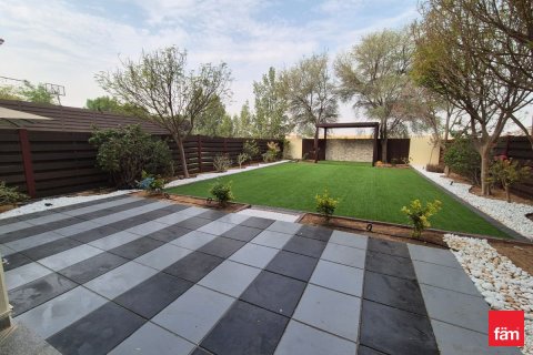 Villa in Dubai 4 bedrooms, 502.6 sq.m. № 53387 - photo 13