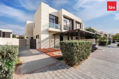 Таунхаус в Дубае, 3 спальни, 326.7м², № 90617