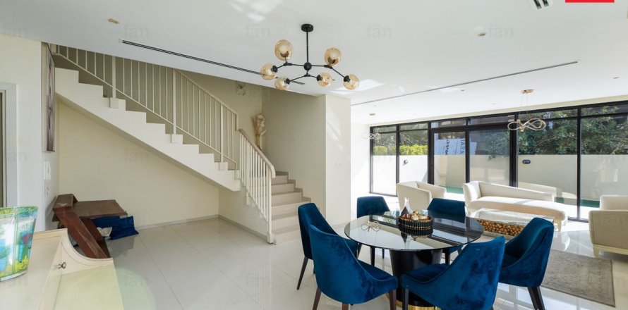 Townhouse in Dubai 3 bedrooms, 326.8 sq.m. № 90617