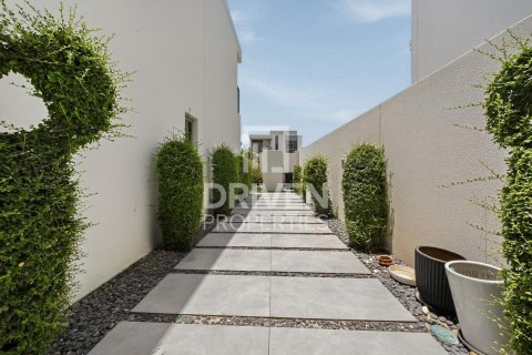 Villa in Sidra Villas, Dubai Hills Estate, Dubai 4 bedrooms, 451.14 sq.m. № 136155 - photo 24