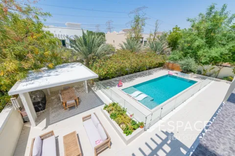 Villa in Jumeirah Village Triangle, Dubai 5 bedrooms, 367 sq.m. № 122537 - photo 16