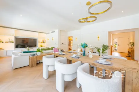 Villa in Jumeirah Village Triangle, Dubai 5 bedrooms, 367 sq.m. № 122537 - photo 3