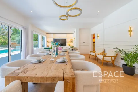 Villa in Jumeirah Village Triangle, Dubai 5 bedrooms, 367 sq.m. № 122537 - photo 2