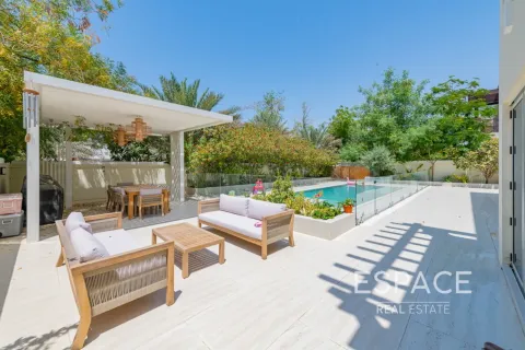 Villa in Jumeirah Village Triangle, Dubai 5 bedrooms, 367 sq.m. № 122537 - photo 17
