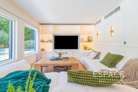 Villa in Jumeirah Village Triangle, Dubai 5 bedrooms, 367 sq.m. № 122537 - photo 4