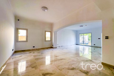 Villa in Meadows 1, Meadows, Dubai 4 bedrooms, 320.24 sq.m. № 119725 - photo 4