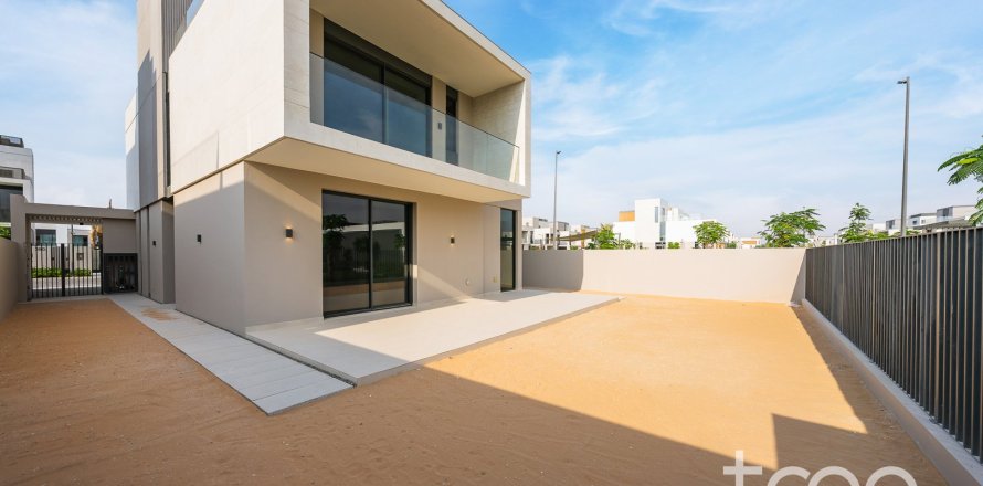 Villa in Arabian Ranches 3, Dubai 4 bedrooms, 383.5 sq.m. № 119724