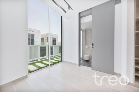 Townhouse in Al Barari, Dubai 4 bedrooms, 459.22 sq.m. № 119728 - photo 11