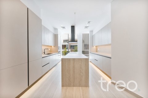Townhouse in Al Barari, Dubai 4 bedrooms, 459.22 sq.m. № 119728 - photo 10