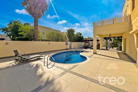 Villa en Meadows, Dubai, 4 dormitorios, 373.28 m², № 119726 - foto 26