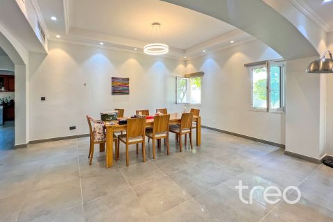 Villa en Meadows, Dubai, 4 dormitorios, 373.28 m², № 119726 - foto 5