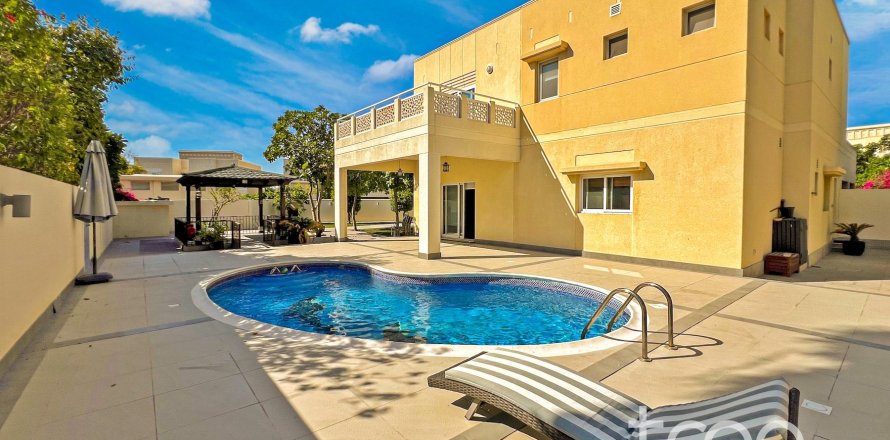 Villa en Meadows, Dubai, 4 dormitorios, 373.28 m², № 119726
