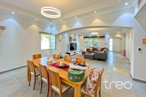 Villa en Meadows, Dubai, 4 dormitorios, 373.28 m², № 119726 - foto 6