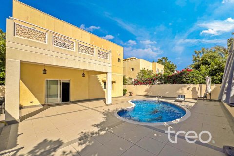 Villa en Meadows, Dubai, 4 dormitorios, 373.28 m², № 119726 - foto 27