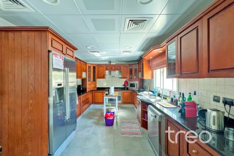 Villa en Meadows, Dubai, 4 dormitorios, 373.28 m², № 119726 - foto 7