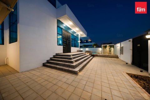 Villa en Al Barsha, Dubai, 5 dormitorios, 979.2 m², № 118717 - foto 20