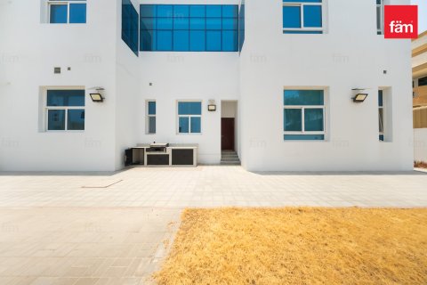 Villa en Al Barsha, Dubai, 5 dormitorios, 979.2 m², № 118717 - foto 15