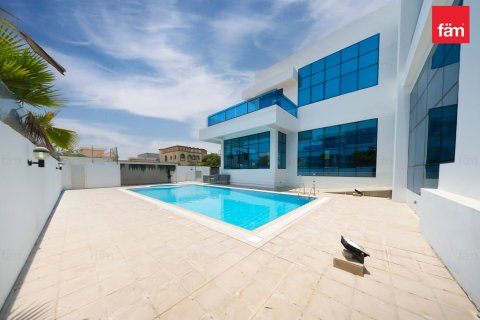 Villa en Al Barsha, Dubai, 5 dormitorios, 979.2 m², № 118717 - foto 18