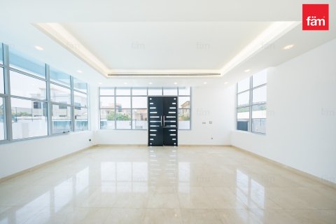 Villa en Al Barsha, Dubai, 5 dormitorios, 979.2 m², № 118717 - foto 11