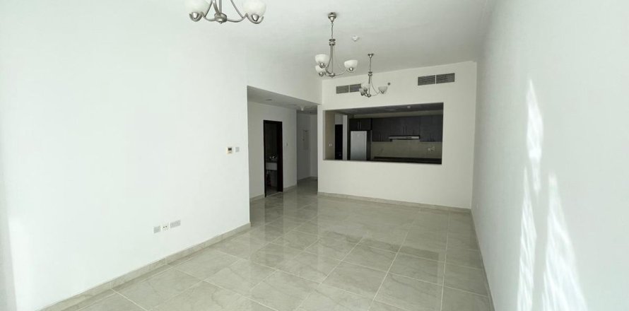Apartamento en Mirdif, Dubai, 3 dormitorios, 134.6 m², № 110076