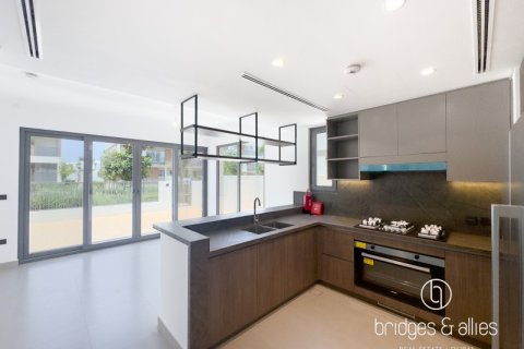 Villa in Tilal Al Ghaf, Dubai 4 bedrooms, 227 sq.m. № 83980