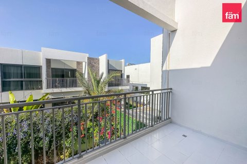 Adosado en Dubai, 4 dormitorios, 174.8 m², № 115808
