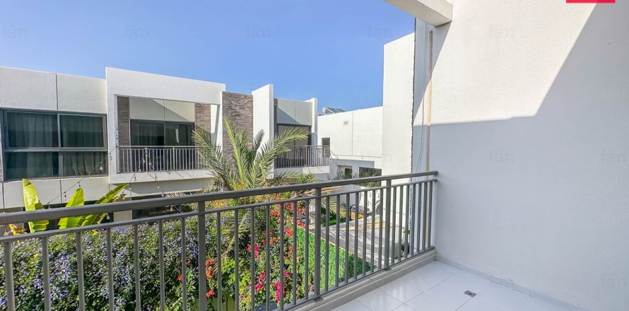 Adosado en Dubai, 4 dormitorios, 174.8 m², № 115808