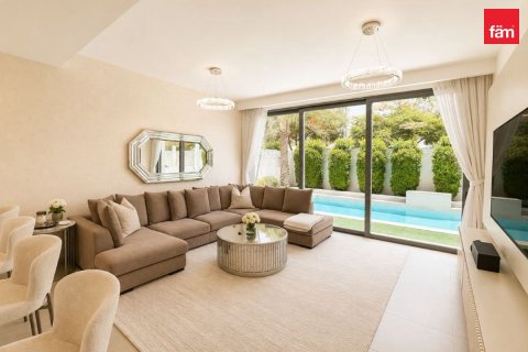 Villa in Dubai Hills Estate, Dubai 3 bedrooms, 422.9 sq.m. № 115812 - photo 2