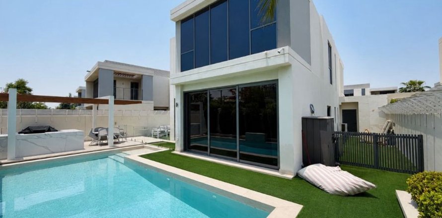 Villa in Dubai Hills Estate, Dubai 3 bedrooms, 422.9 sq.m. № 115812
