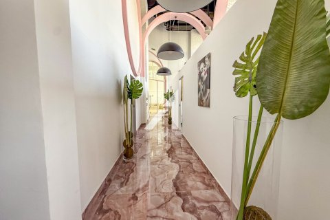 Shop in Dubai 143.8 sq.m. № 50292 - photo 3