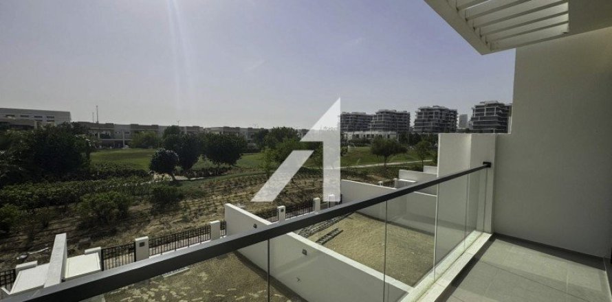 Вилла в Дубае, 3 спальни, 180м², № 9033