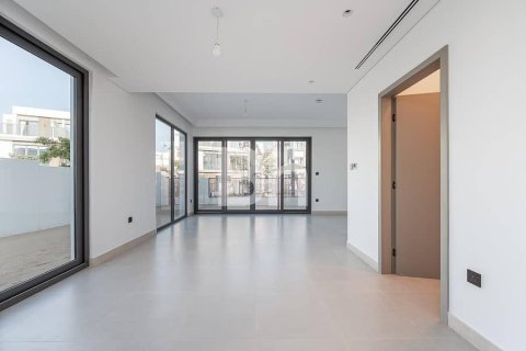 Снять в аренду виллу в Tilal Al Ghaf, Дубай: 4 спальни, 362м², № 22286 - фото 2