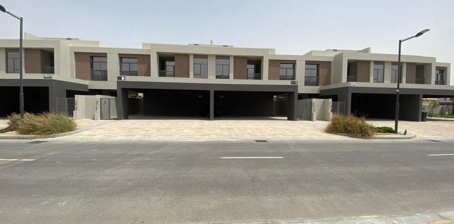 Villa in Dubai 4 bedrooms, 323.6 sq.m. № 49446
