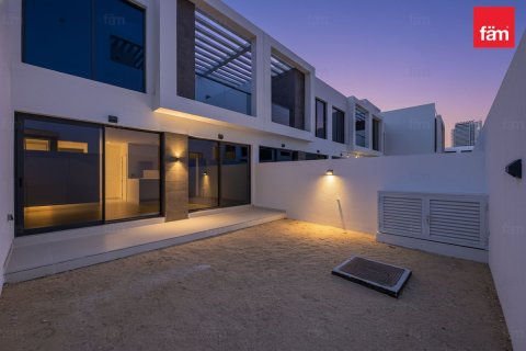 Maison de ville à Dubai, 3 chambres, 138 m², № 69490 - photo 1