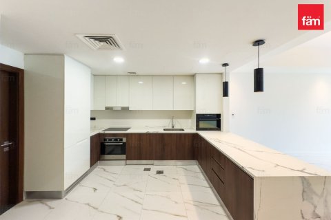 Снять в аренду таунхаус в Дубае: 4 спальни, 191.4м², № 90577 - фото 3