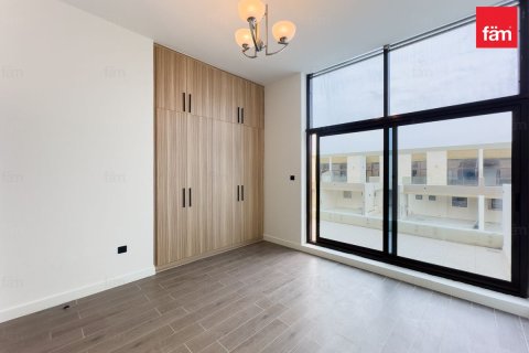 Снять в аренду таунхаус в Дубае: 4 спальни, 191.4м², № 90577 - фото 8