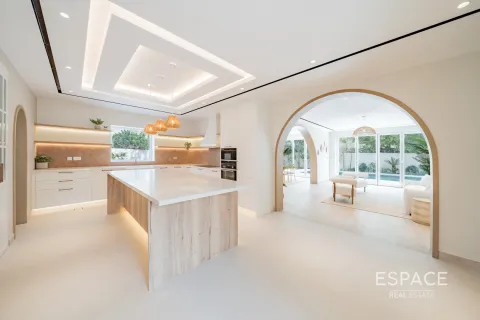 Купить виллу в Арабиан Ранчес, Дубай: 6 спален, 520м², № 78157 - фото 13