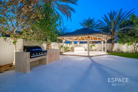 Купить виллу в Арабиан Ранчес, Дубай: 6 спален, 520м², № 78157 - фото 18