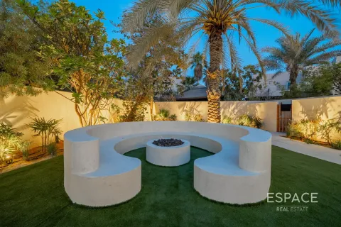 Купить виллу в Арабиан Ранчес, Дубай: 6 спален, 520м², № 78157 - фото 17