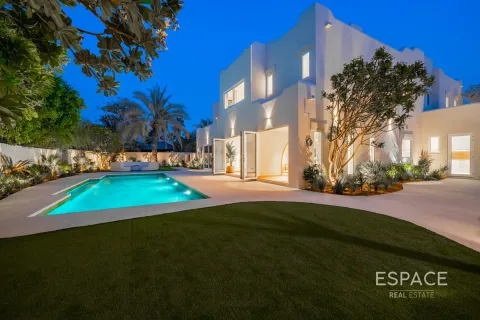 Купить виллу в Арабиан Ранчес, Дубай: 6 спален, 520м², № 78157 - фото 19