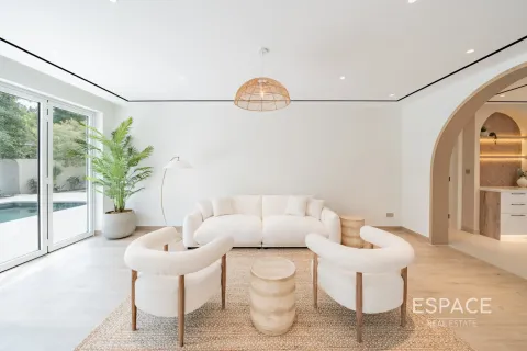 Купить виллу в Арабиан Ранчес, Дубай: 6 спален, 520м², № 78157 - фото 16