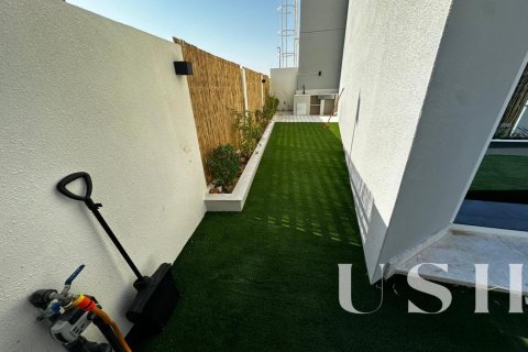 Townhouse in Dubai Land, Dubai 2 bedrooms, 106 sq.m. № 39703 - photo 14