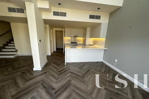 Townhouse in Dubai Land, Dubai 2 bedrooms, 106 sq.m. № 39703 - photo 2